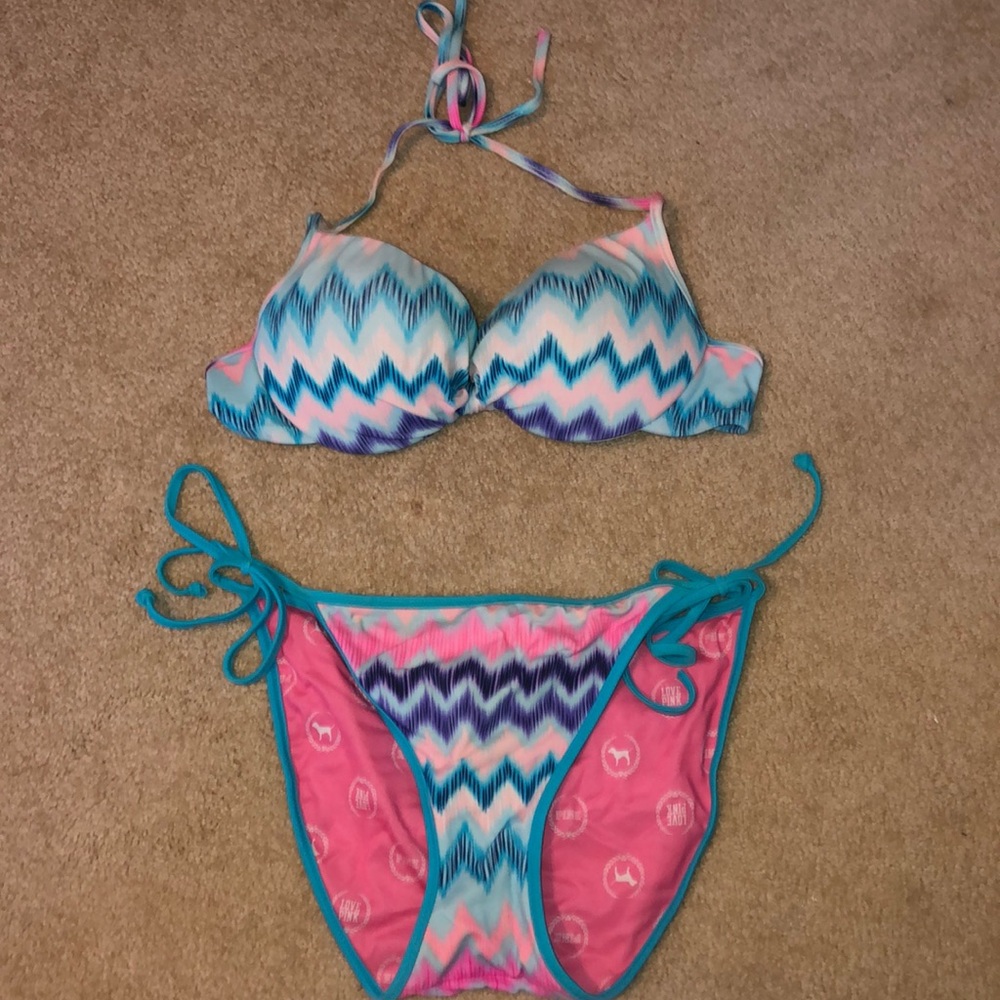 Bombshell bikini set